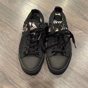 Raad Black Canvas Sneakers with Graphic Detail size 5.5 1:10